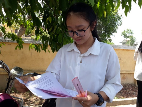 ha tinh de thi mon ngu van duoc thi sinh danh gia de tho