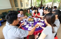 thay co vao tan nha van dong thi sinh moi cuoi di thi