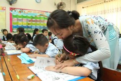 Tốt nghiệp đại học nhận lương trung cấp