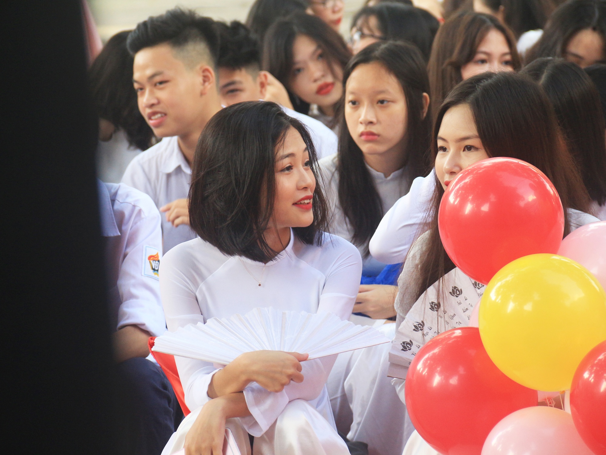 nu sinh thpt viet duc dep trong veo thuot tha trong le khai giang nam hoc moi