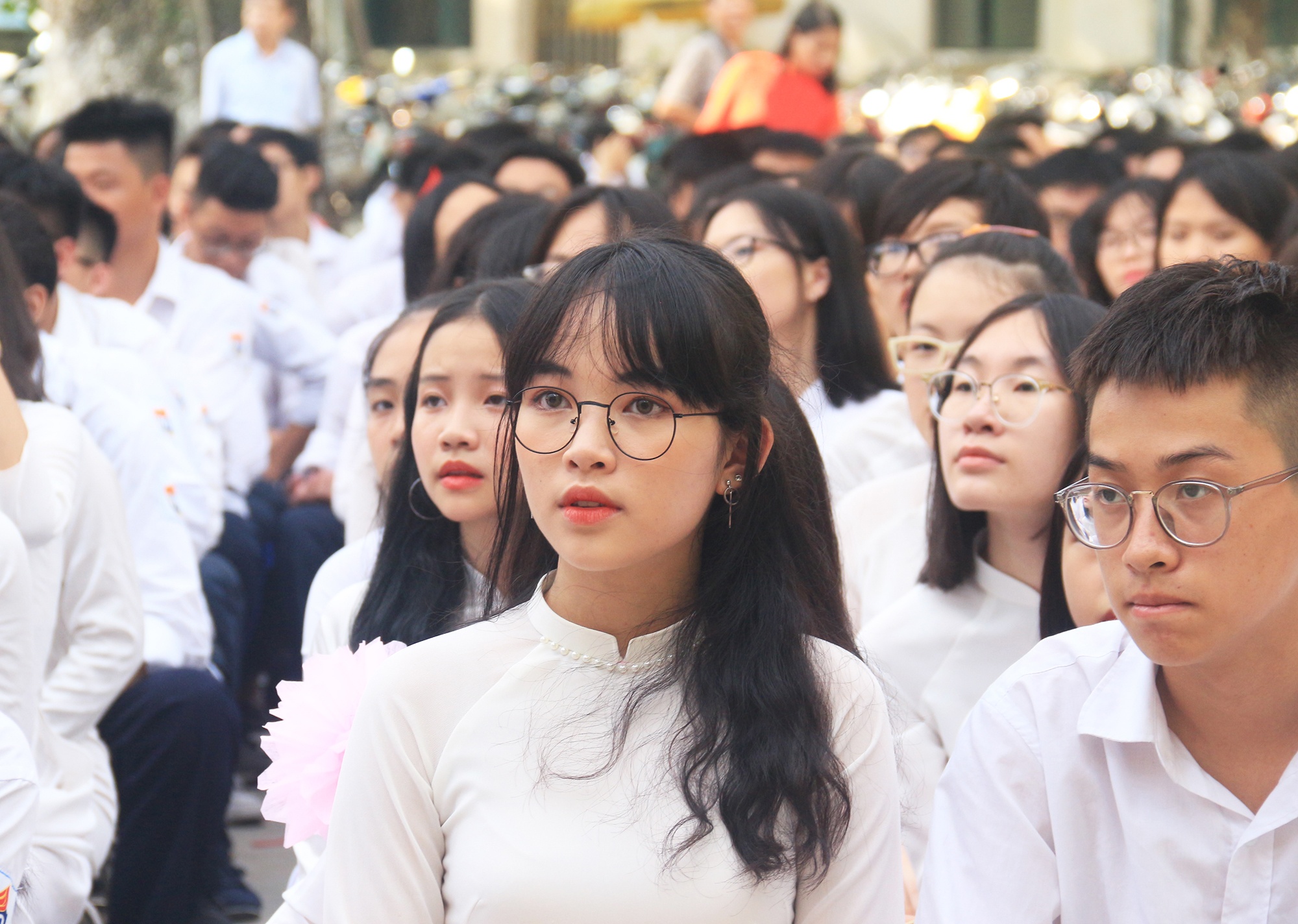 nu sinh thpt viet duc dep trong veo thuot tha trong le khai giang nam hoc moi