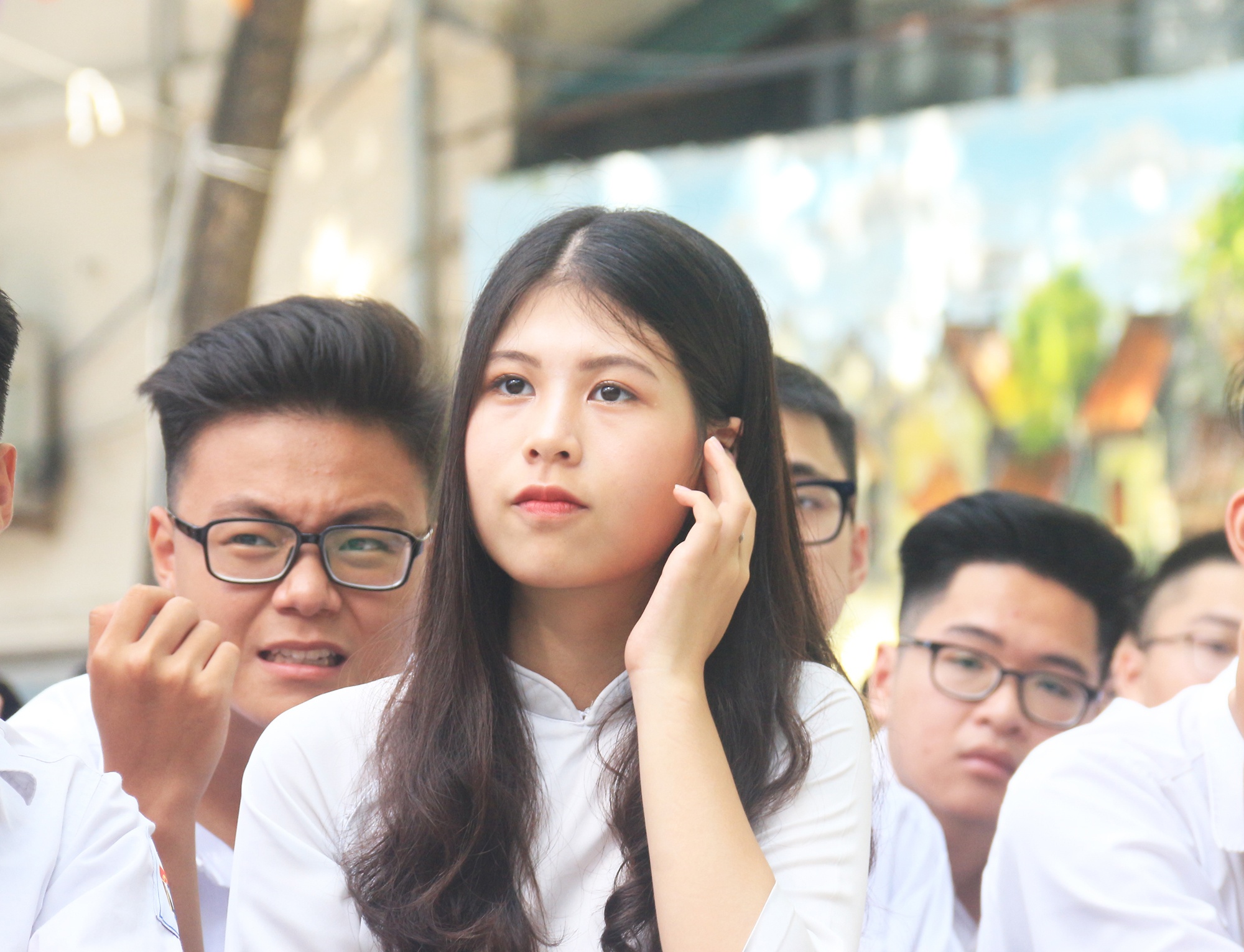 nu sinh thpt viet duc dep trong veo thuot tha trong le khai giang nam hoc moi