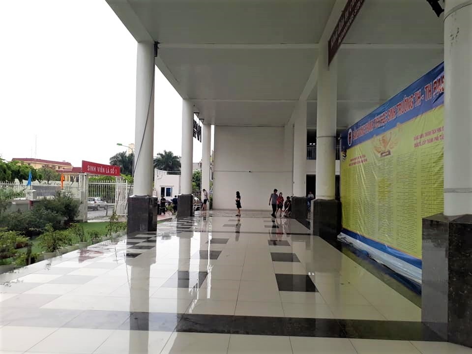 vu do gach cat vao truong pascal doi thoai 3 gio nhieu phu huynh tinh phuong an chuyen truong