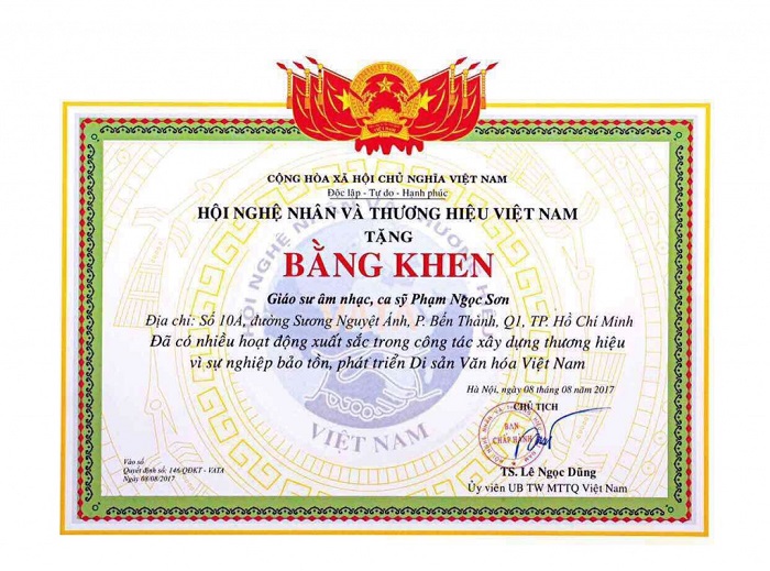 tuoc bo danh hieu giao su am nhac cua ca si ngoc son