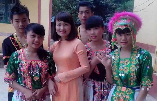 nu giao vien vung cao viet don xin nghi viec ra khoi bien che giao duc