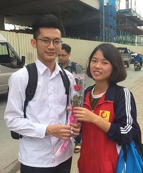 su that sinh vien rao ban 10000 dongcai om tang them hoa ngay 2010