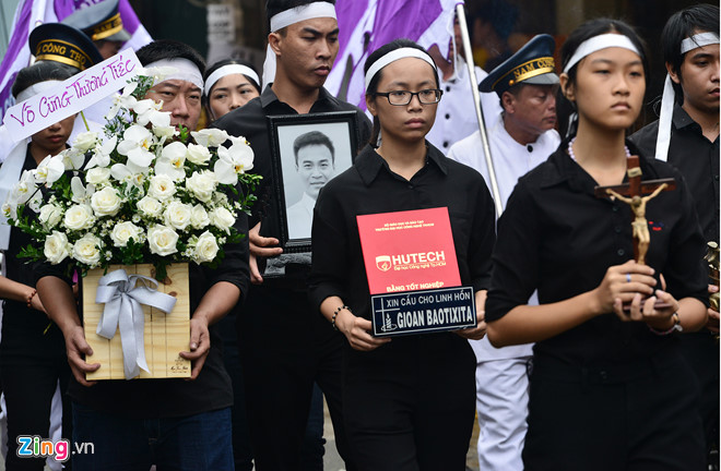 dh hutech nhan sai hua chu cap cho gia dinh nam sinh tu nan