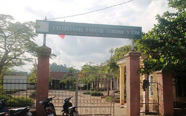 ke toan tu nang bac luong cho giao vien de rut tien tieu xai rieng