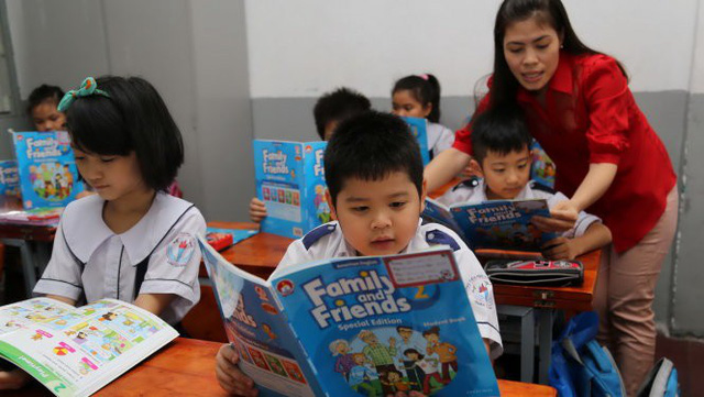 giao vien tieng anh dat chuan tang ngoan muc
