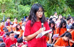 Học sinh Hà Nội về tận quê nhà thơ Nguyễn Khuyến để học văn