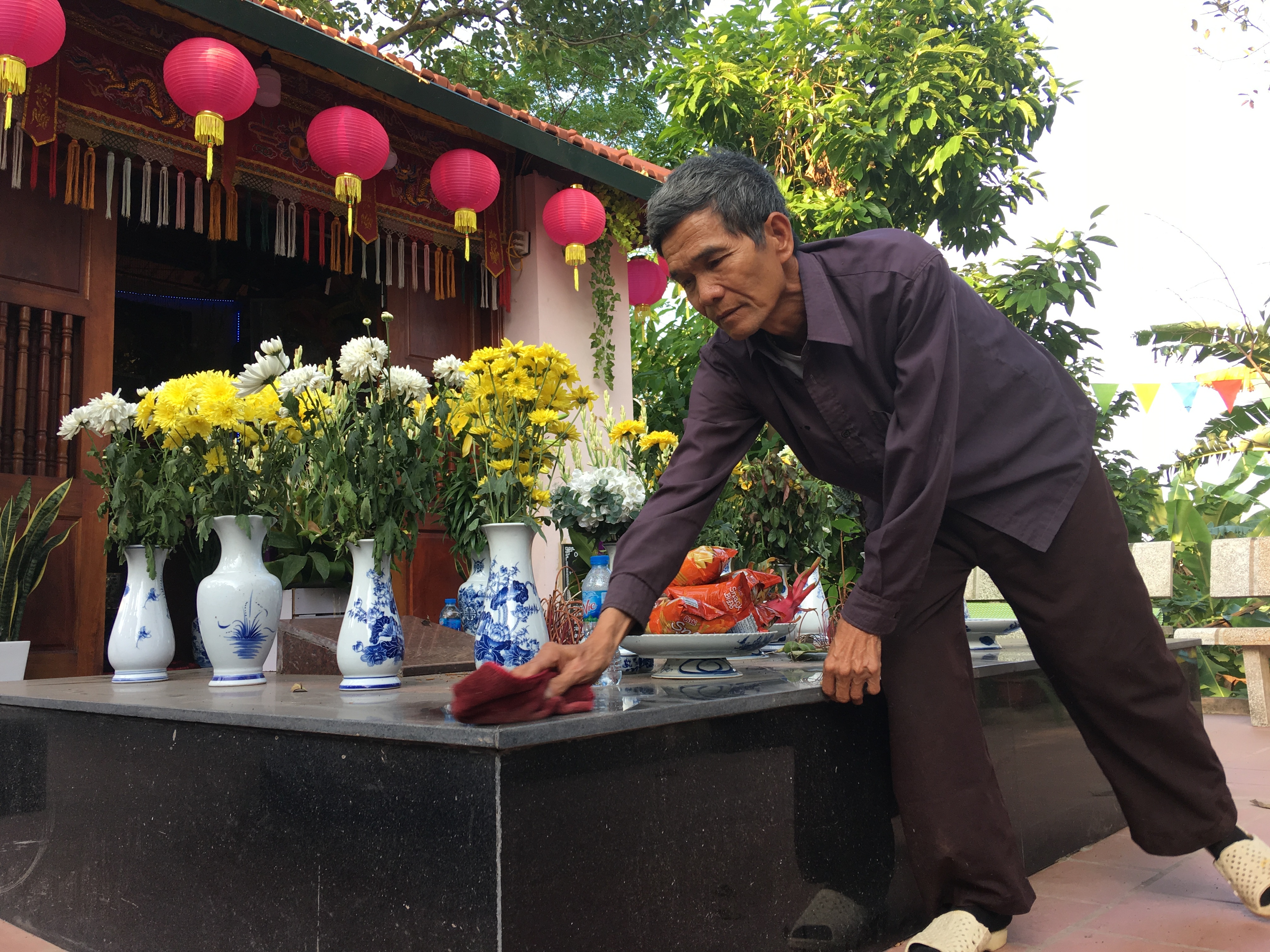 nhung nam mo vo danh duoi chan cau long bien