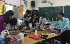 Thầy trò cùng sáng tạo thiết bị phòng tránh cận thị