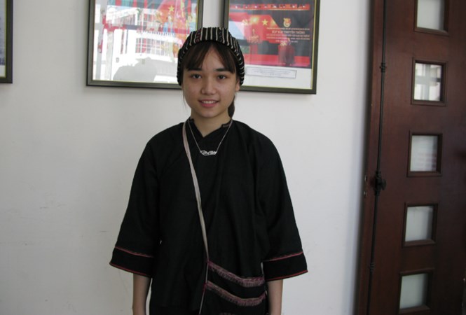hai co gai xuat sac cua xuat sac