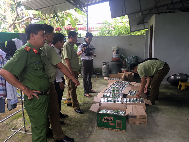 lo nguyen nhan khien 500 hoc sinh bi ngo doc sau khi uong sua mien phi