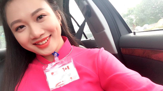 nu sinh tang hoa thu tuong canada ngai ay khien minh thay am ap