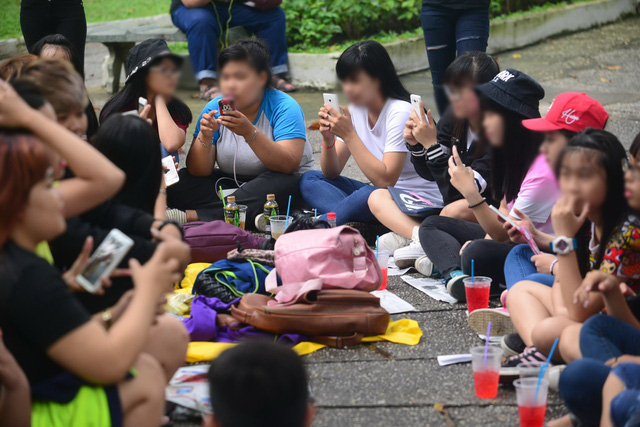 sinh vien tha kham kho mien om duoc iphone