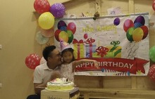Ngày 20/11 của thầy giáo dạy trẻ tự kỷ: 'Mong con chúc thầy được thành câu!'