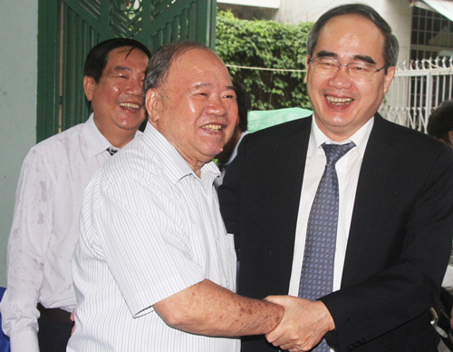 cuoc gap giua ong nguyen thien nhan va thay hieu truong cu
