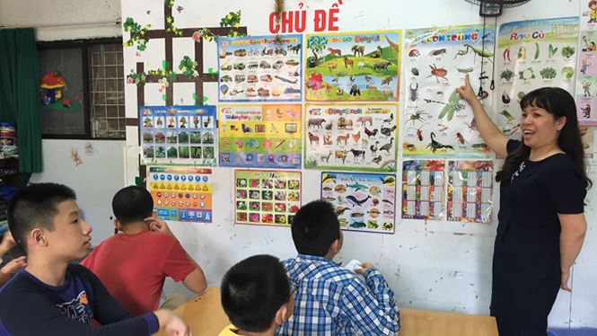 mon qua cua hoc tro khiem thinh khien co giao nghen ngao roi nuoc mat