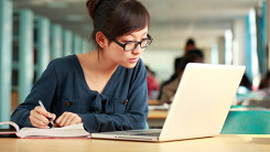Tiến sĩ ở Mỹ nhận lương hàng trăm nghìn USD