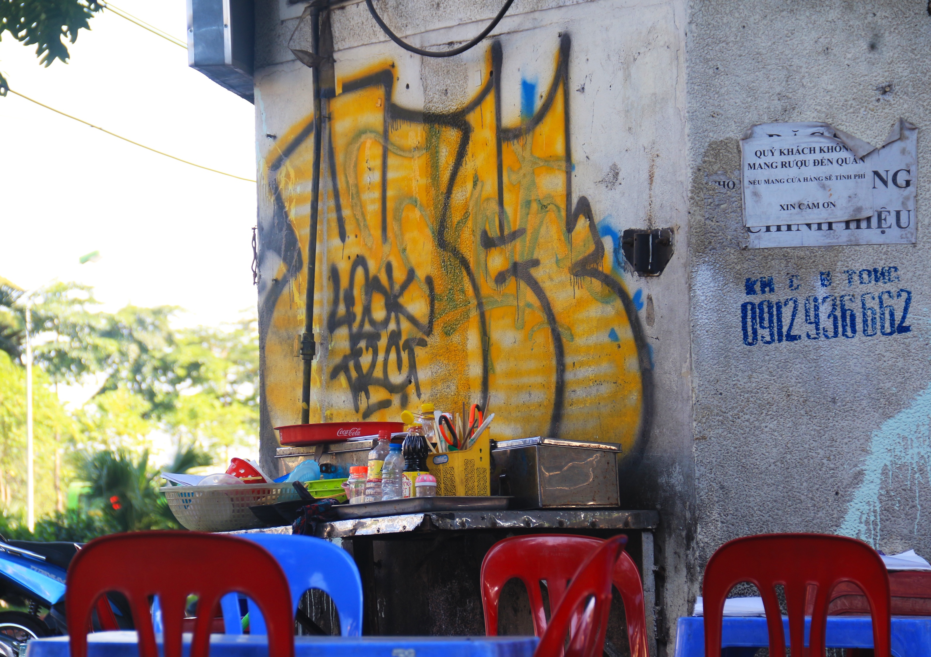 graffiti nghe thuat hay boi ban duong pho