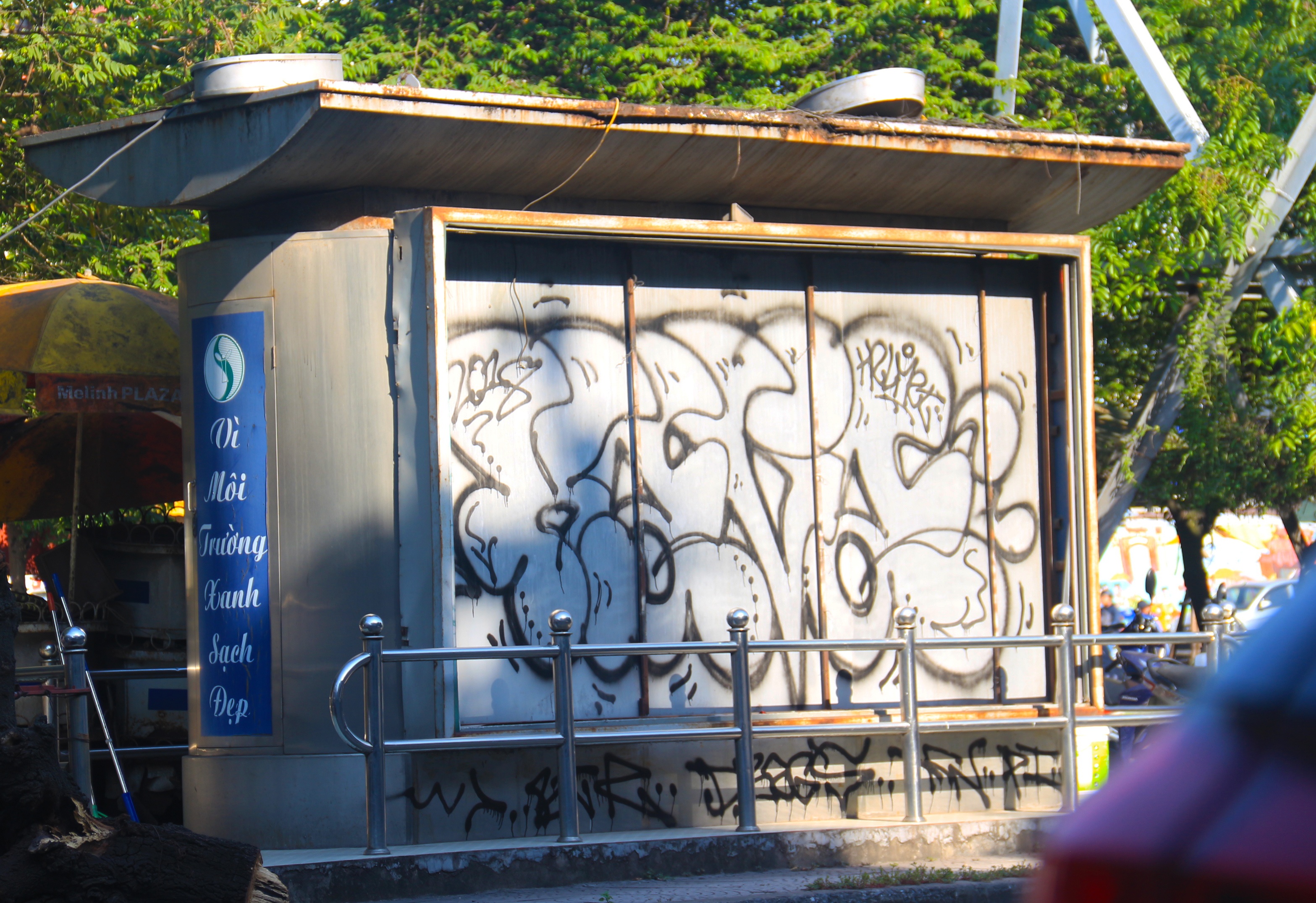 graffiti nghe thuat hay boi ban duong pho