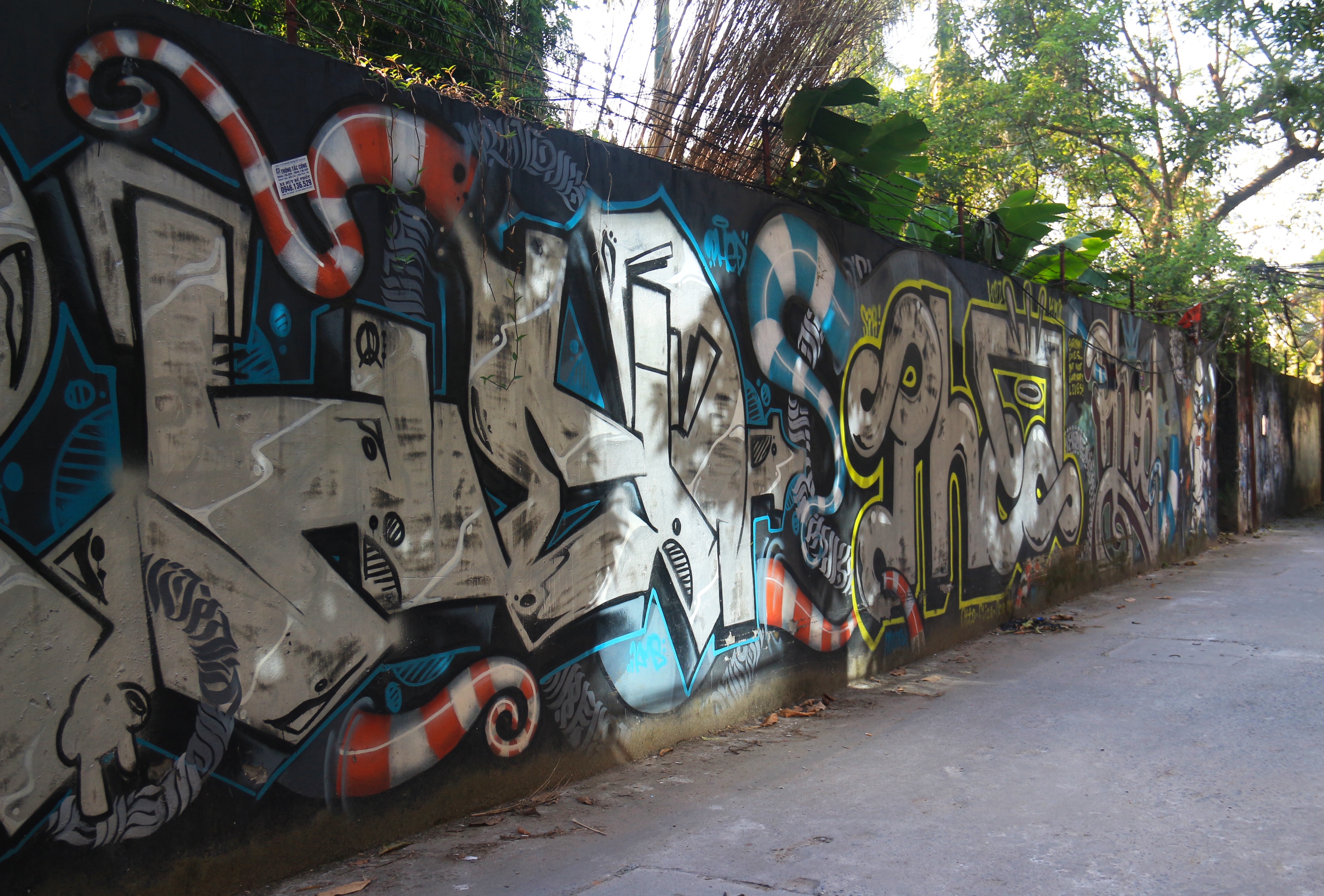 graffiti nghe thuat hay boi ban duong pho