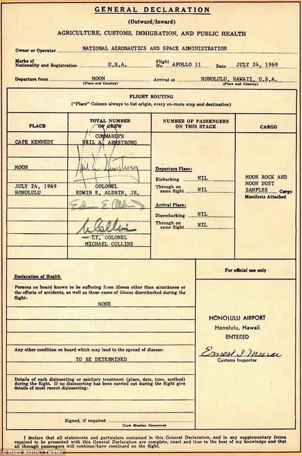 neil armstrong vut phan tren mat trang va nhung chuyen chua ke