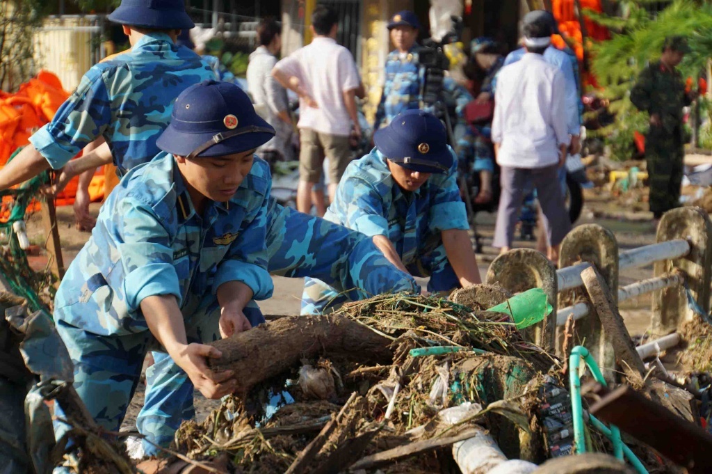 bao so 9 manh len tien vao dat lien nhieu dia phuong ra cong dien khan ung pho