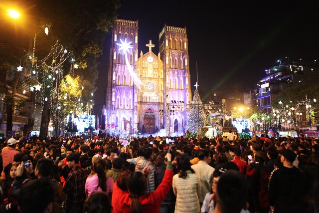 nhung khu pho vui nhat mua noel 2018 o ha noi