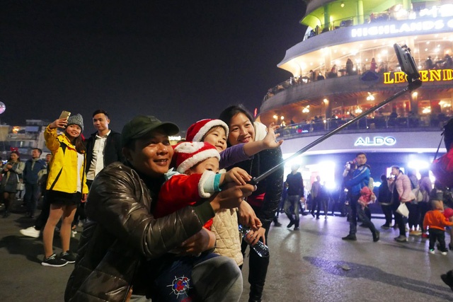 nhung khu pho vui nhat mua noel 2018 o ha noi