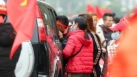 truoc gio lan bong ve cho den tren mang van ngat nguong 18 trieu dong cho cap vip