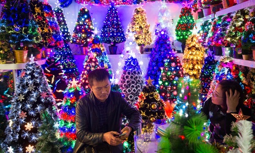 mung mua le hoi giang sinh 2018 dang den rat gan