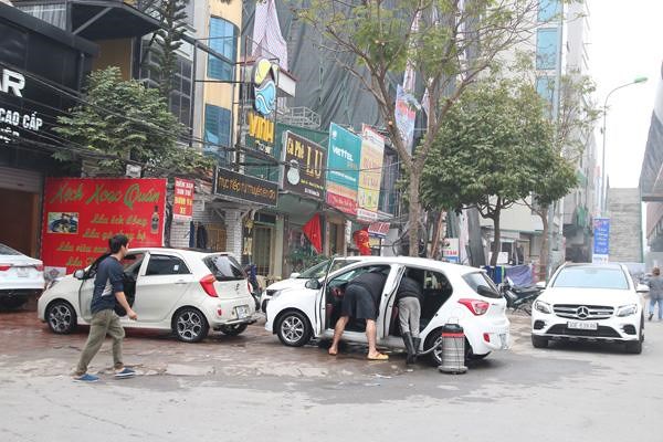 ha noi ngay 30 tet rua xe dat nhu tom tuoi 200000 donglan dan van phai xep hang dai cho