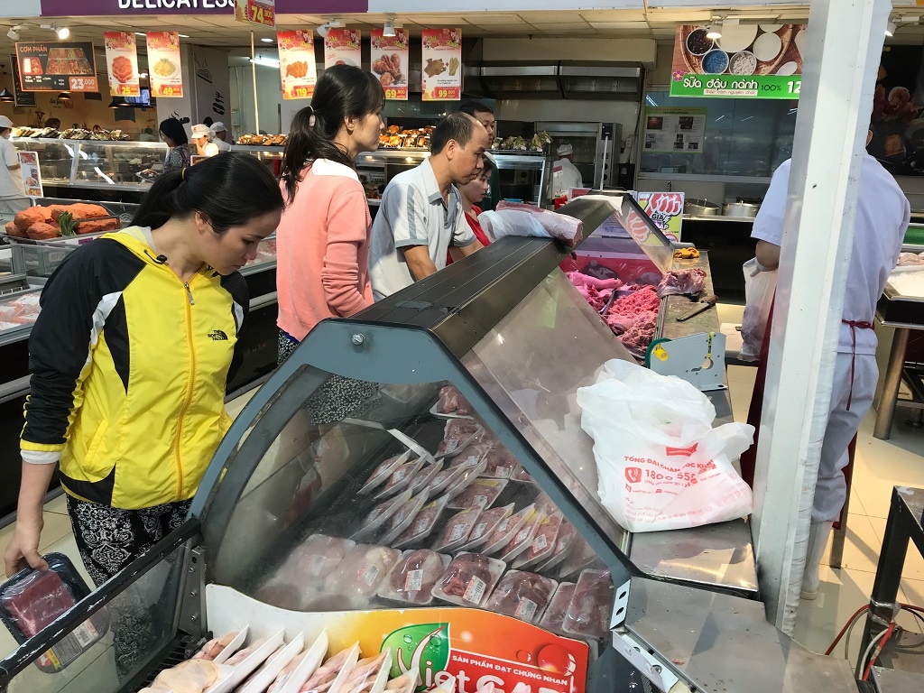 sieu thi het thit rau cu sang 30 tet sau hon 2 gio mo cua
