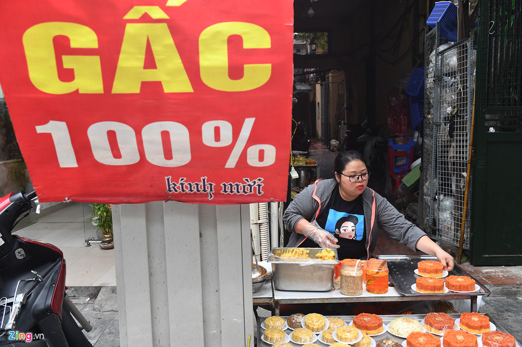 chen chan mua ga cung giao thua sang 30 tet