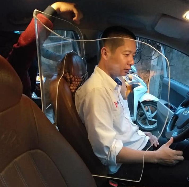 tai xe taxi dung vach ngan bao ve ban than dai dien taxi g7 len tieng