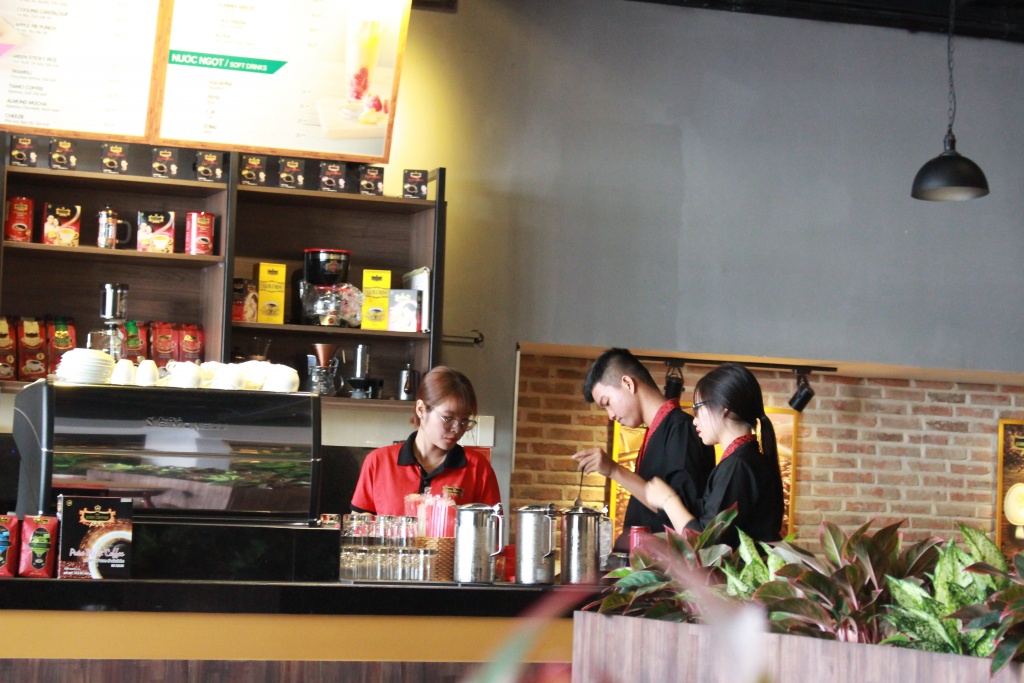 king coffee cua ba diep thao khac gi trung nguyen cua ong dang le nguyen vu