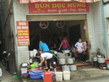 Quán bún chửi Ngô Sĩ Liên giờ đây không còn tiếng chửi sau khi lên CNN