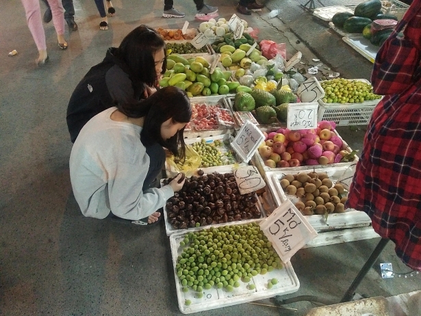 sau nhot xanh toi mo man dau mua gia cao ngat nguong van hut nguoi mua