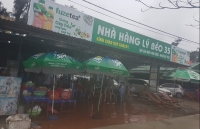 ngan nguoi nghet tho chen chan trong cong vien ngay 304 o ha noi sai gon