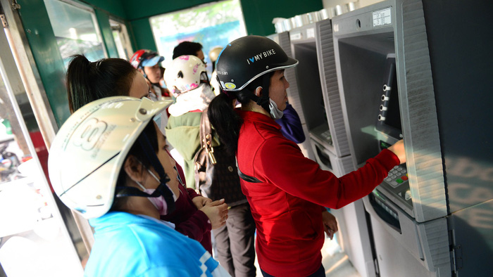 lai tang phi rut tien atm noi mang len 1500 dongluot
