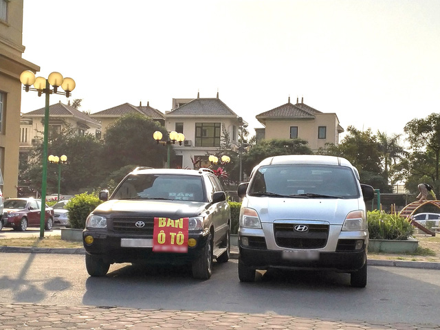 tiec phi qua mang chu xe cu o at rao ban xe tren he duong chung cu