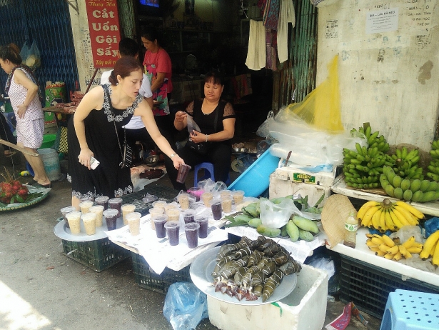 com ruou banh tro chay hang trong dip tet doan ngo 2018