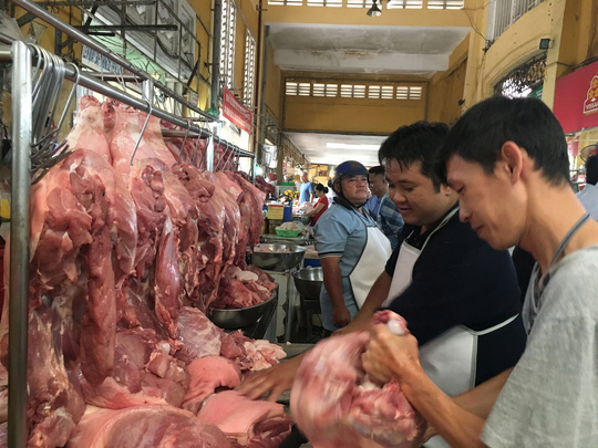 ngan chan tinh trang gam hang dau co thit heo 112736