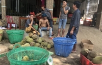 xep hang mua sau rieng an tra lai hat o sai gon