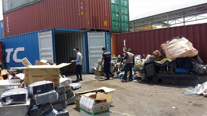 Phế liệu ồ ạt vào Việt Nam, lỗ hổng nào? phe lieu o at vao viet nam lo hong nao