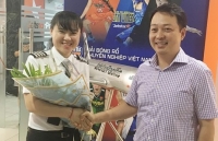 jetstar pacific ha canh uu tien de cuu du khach my dau tim tren may bay