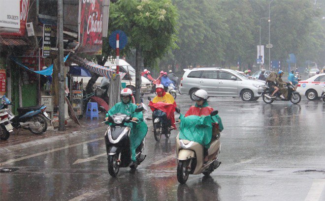 ship doi giay di 2 km lay 50 ngan ba ngay tang gia bat thuong