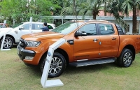 o to suv 7 cho giam 500 trieu dong bung no xe lon gia mem